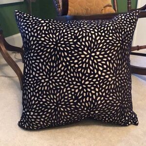 Decorative pillow